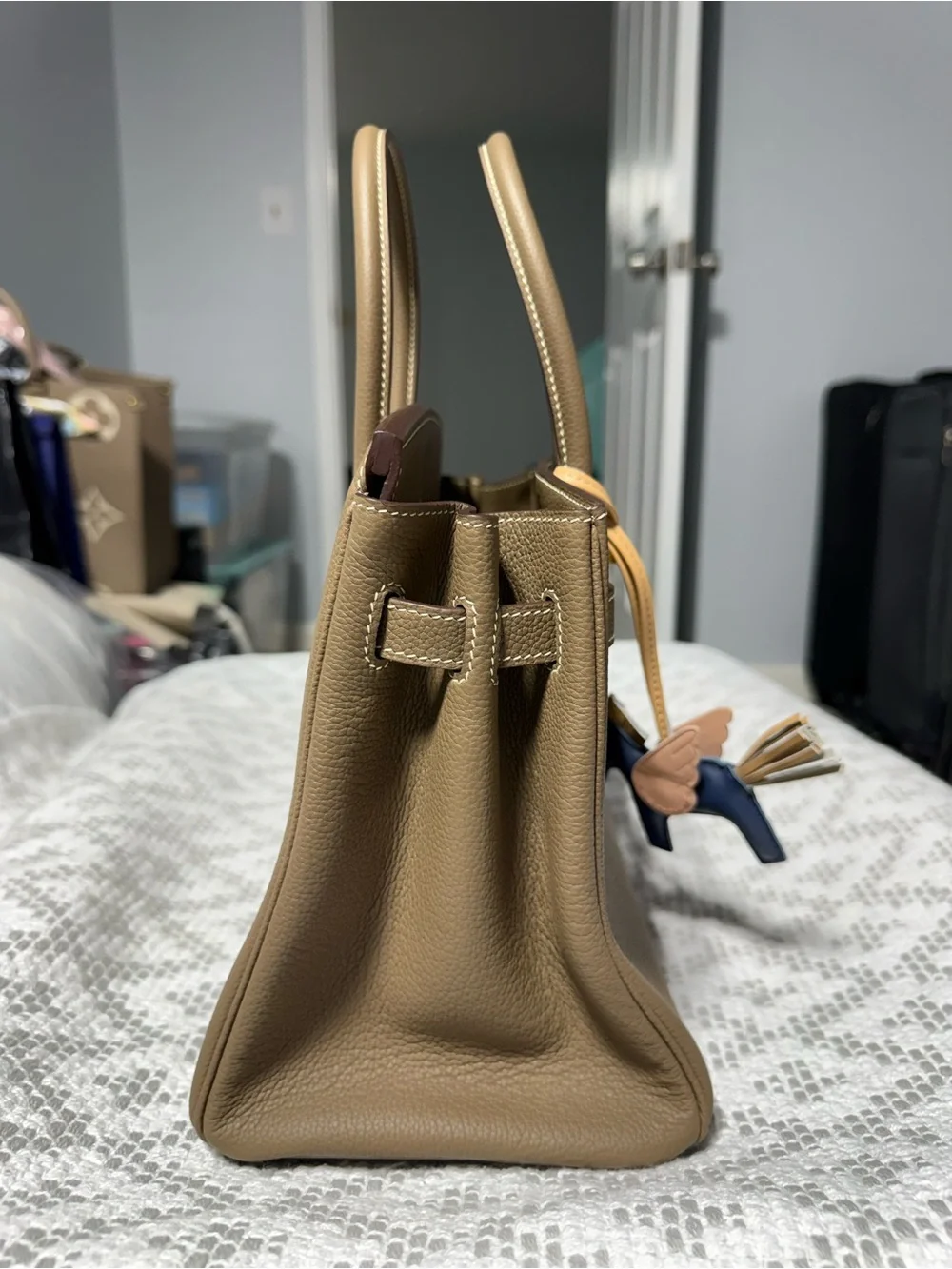 Hand sewn Taupe Structured Top-Handle Leather Tote with Charm size 30 - Picture 3 of 7
